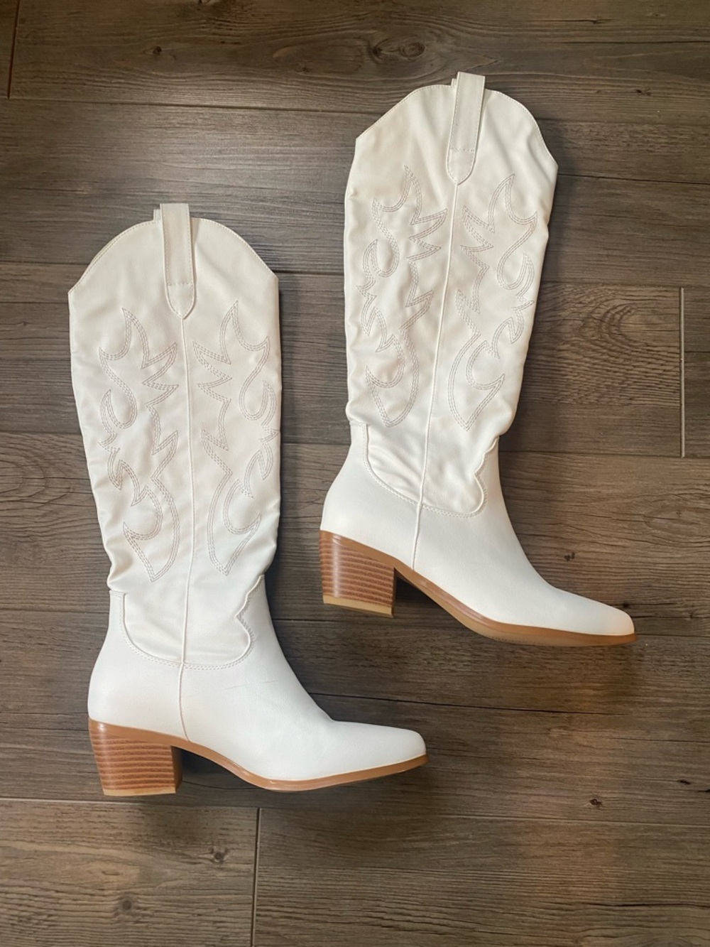 White Western-Style Mid Heel Women's Boots